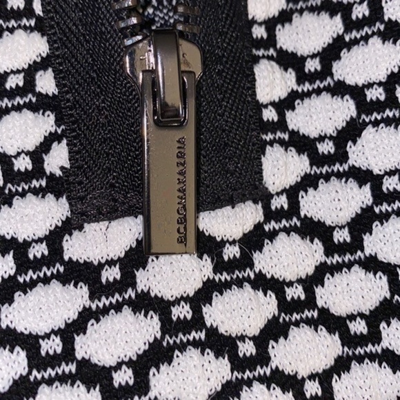 BCBGMaxAzria like new M bandage dress with long zipper on the back super stylish - Picture 10 of 13